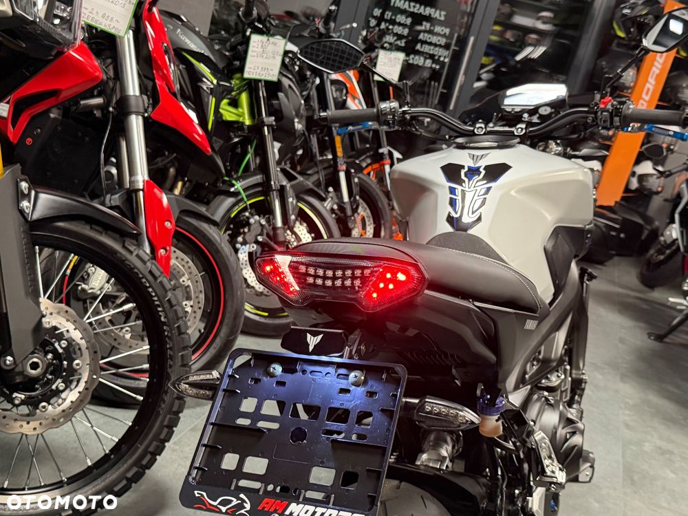 Yamaha MT - 27