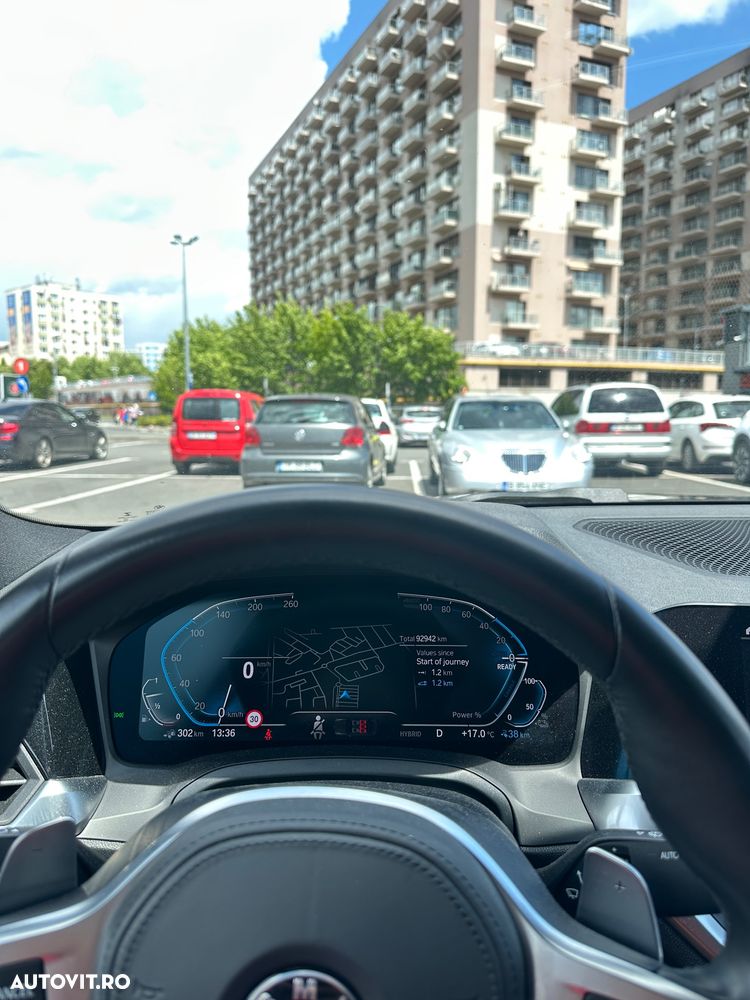 BMW Seria 3 330e Aut. M Sport - 13