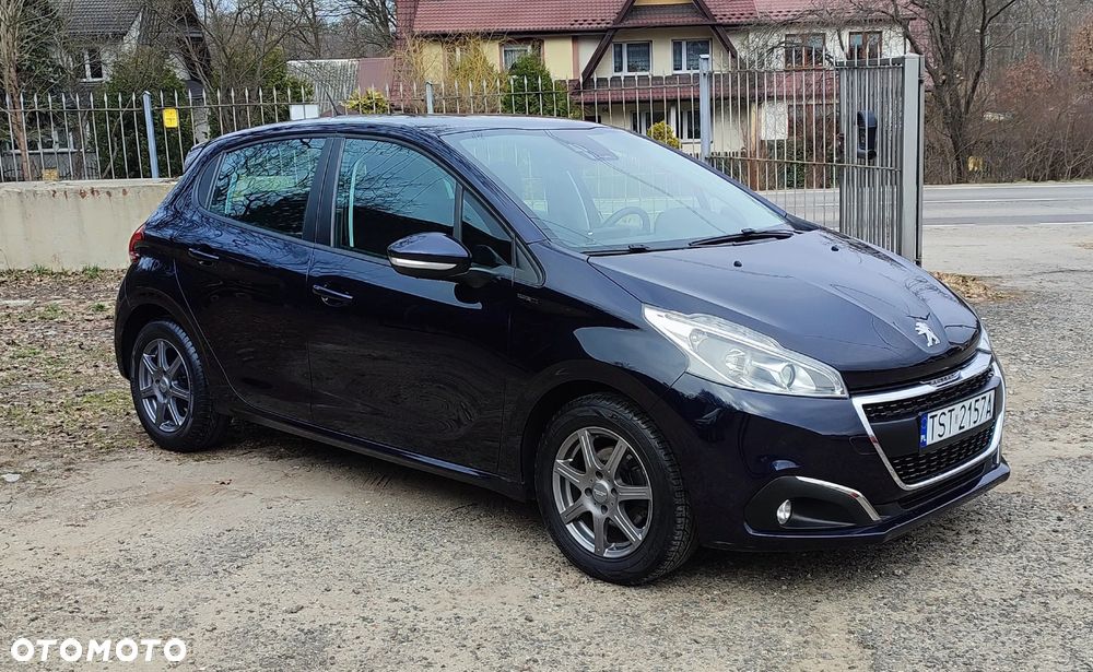 Peugeot 208 - 5