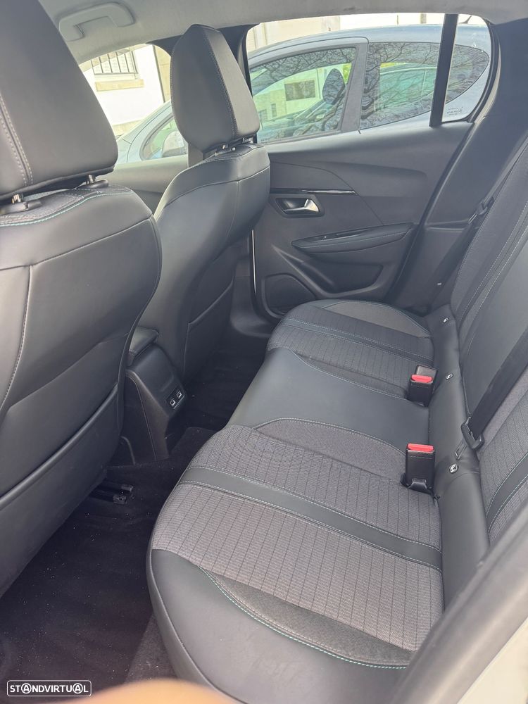 Peugeot 208 PureTech 100 Allure Pack - 2