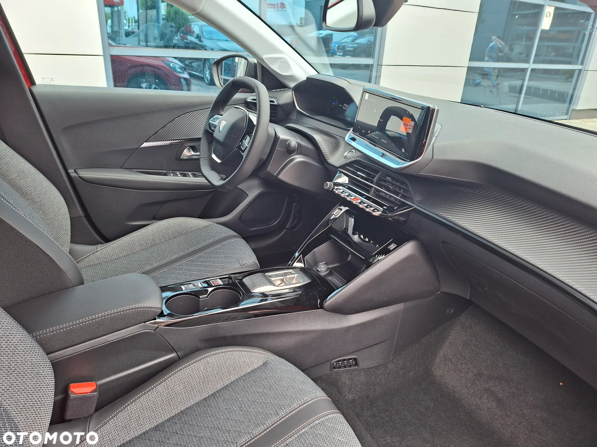 Peugeot 208 e-208 51kWh Allure - 11