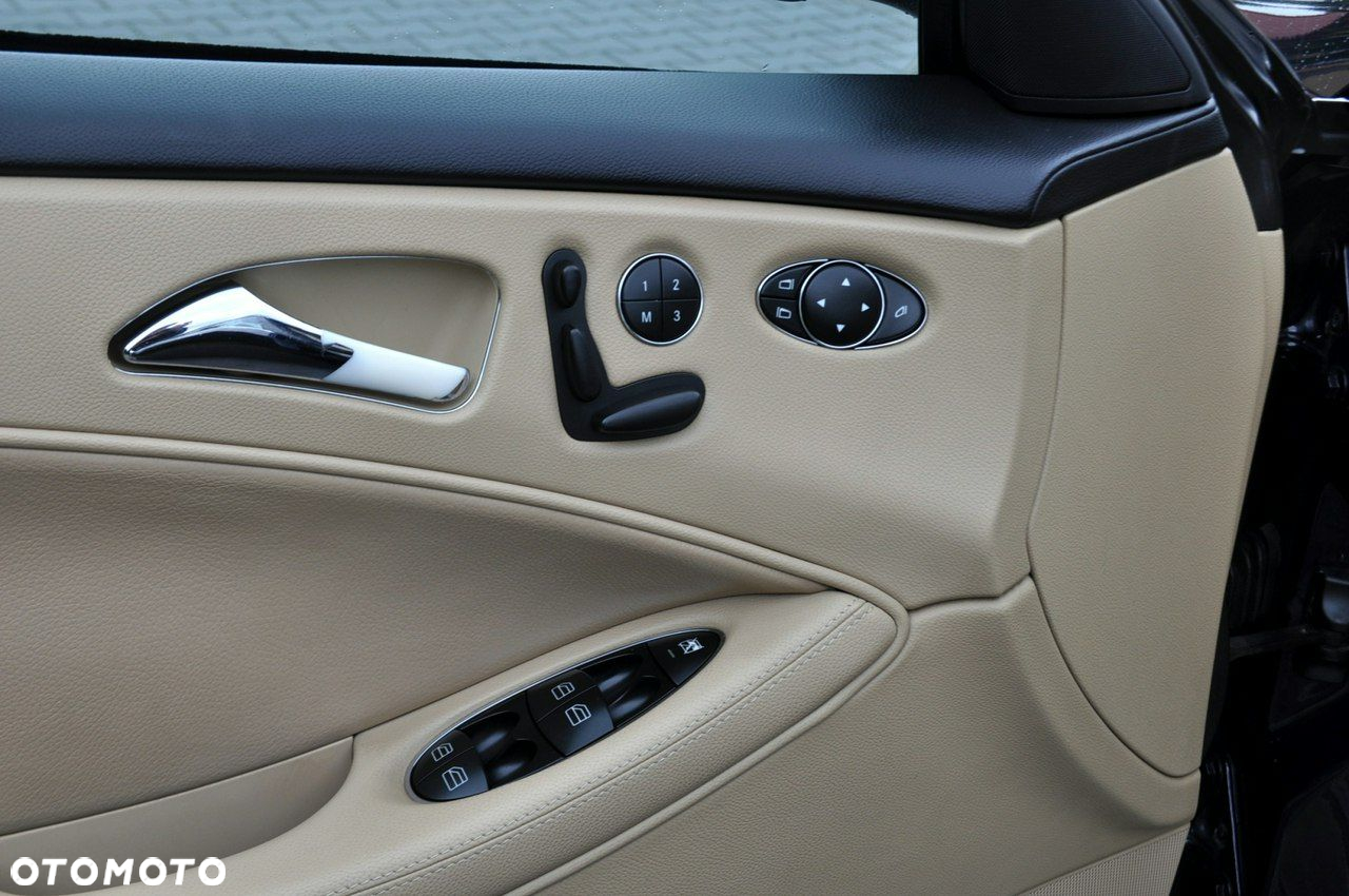 Mercedes-Benz CLS - 25