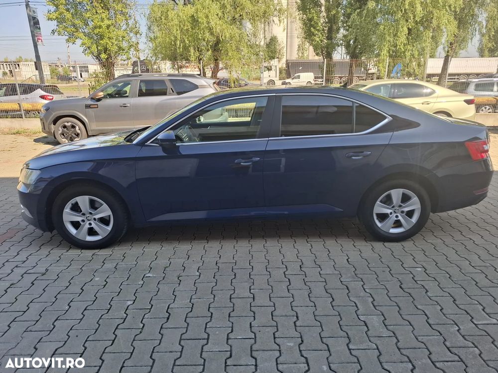 Skoda Superb 2016 photo 3
