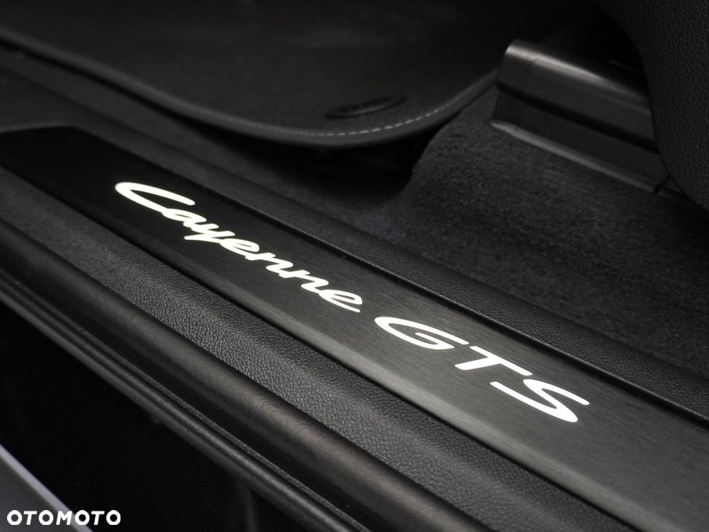 Porsche Cayenne GTS - 23