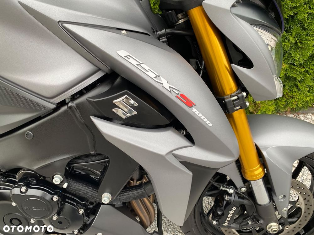 Suzuki GSX - 8