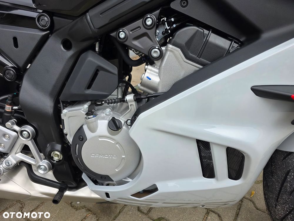 CFMoto 675SR - 19