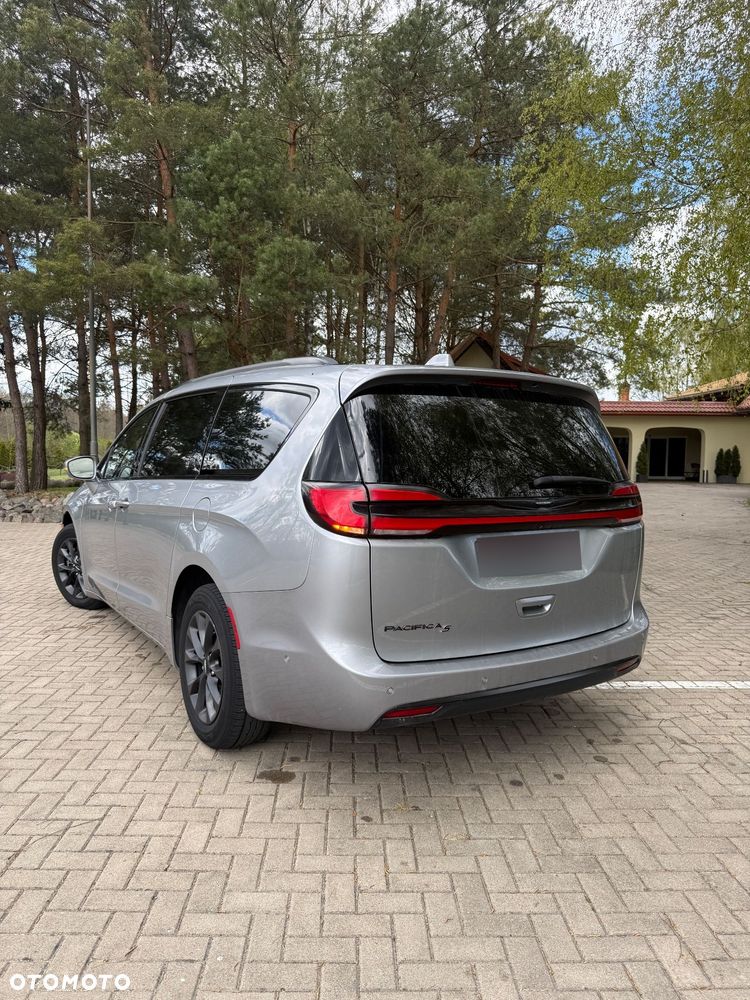 Chrysler Pacifica - 3