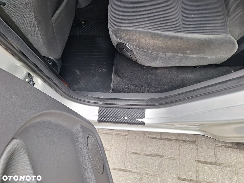 Ford C-MAX 1.6 TDCi Ambiente - 18