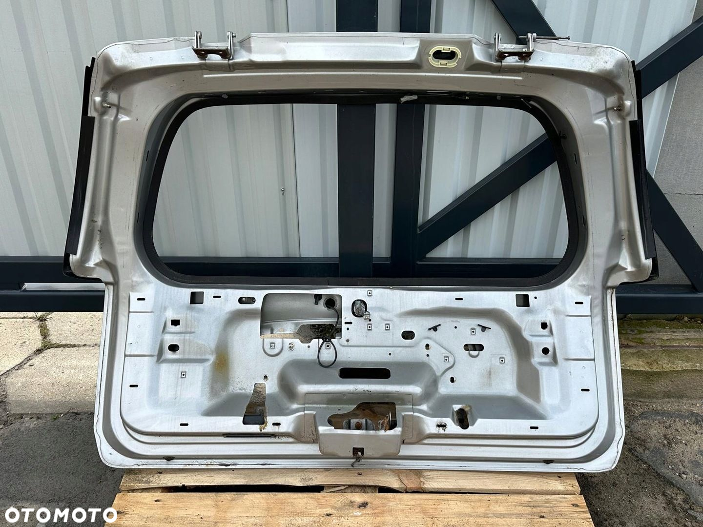 SAAB 9-7X 05-09R KLAPA TYŁ TYLNA BAGAŻNIKA ORYGINAŁ OEM - 6