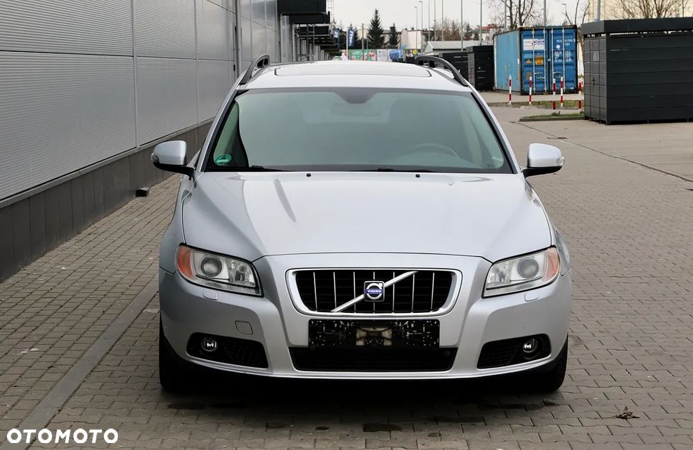 Volvo V70 2.4D Momentum - 2