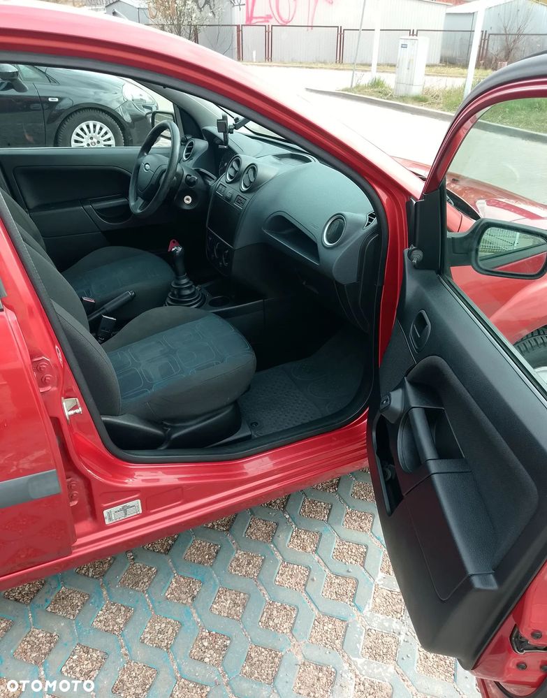 Ford Fiesta - 9