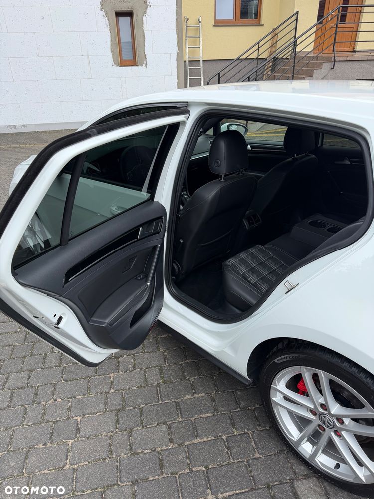 Volkswagen Golf 2.0 TDI BMT GTD - 22