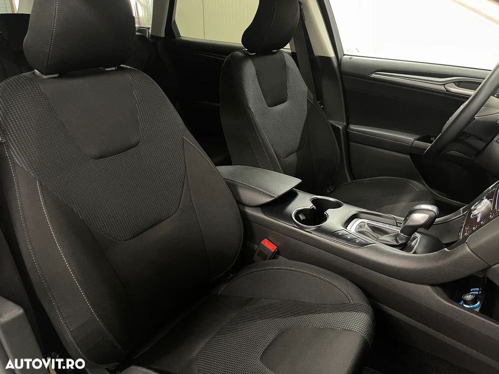 Ford Mondeo 2.0 HEV Titanium - 10