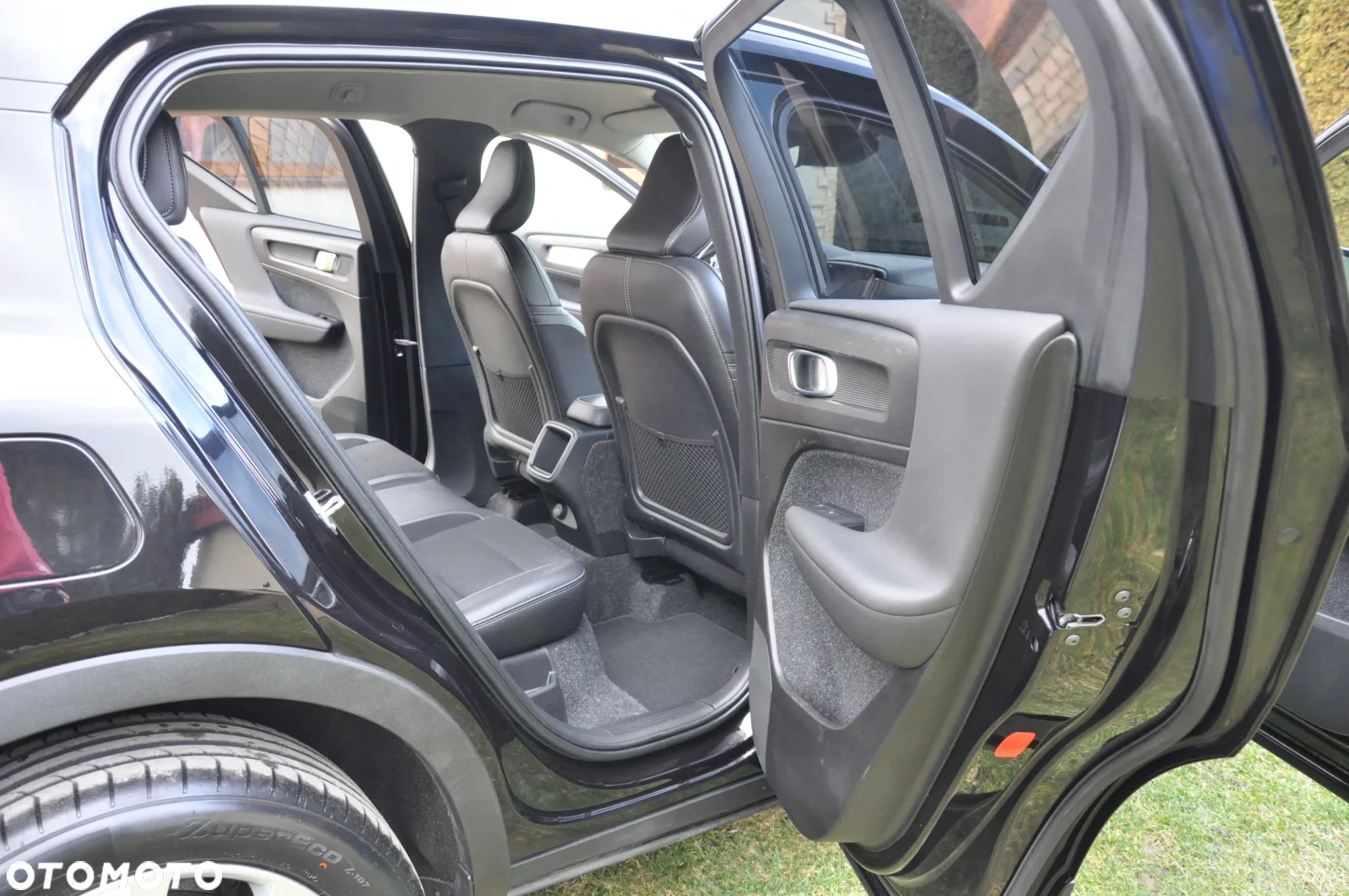 Volvo XC 40 T3 Momentum - 8