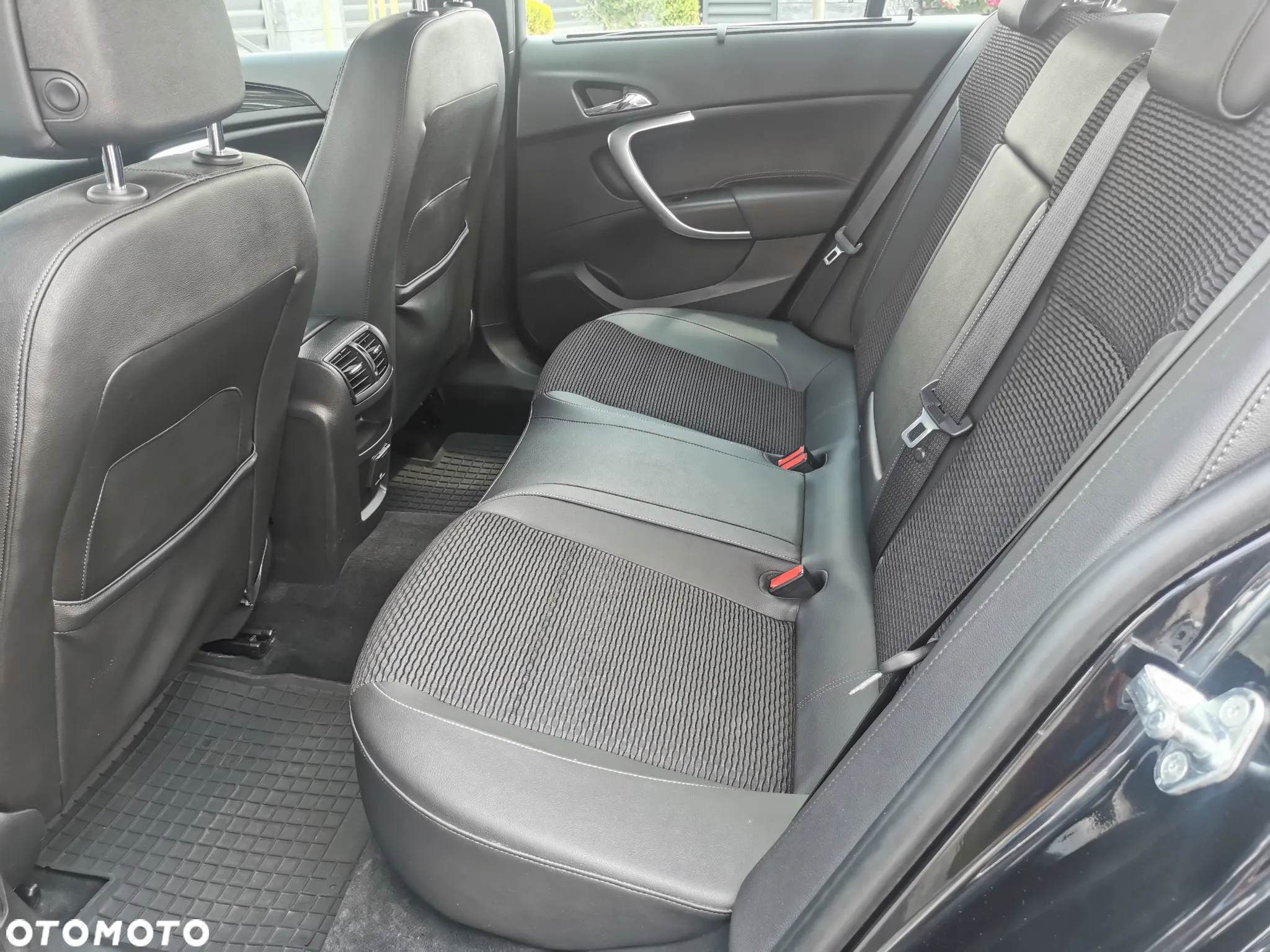 Opel Insignia 1.6 T Cosmo EU6 - 16