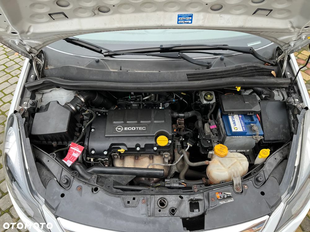 Opel Corsa 1.4 16V Cosmo - 18