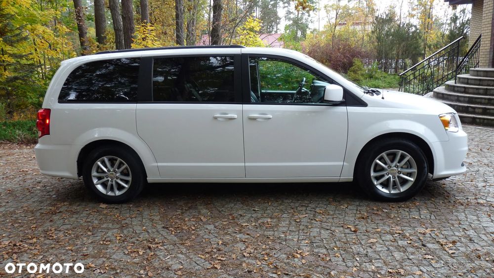 Dodge Grand Caravan - 5