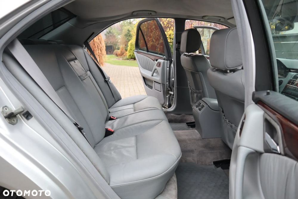 Mercedes-Benz Klasa E 320 Elegance - 12