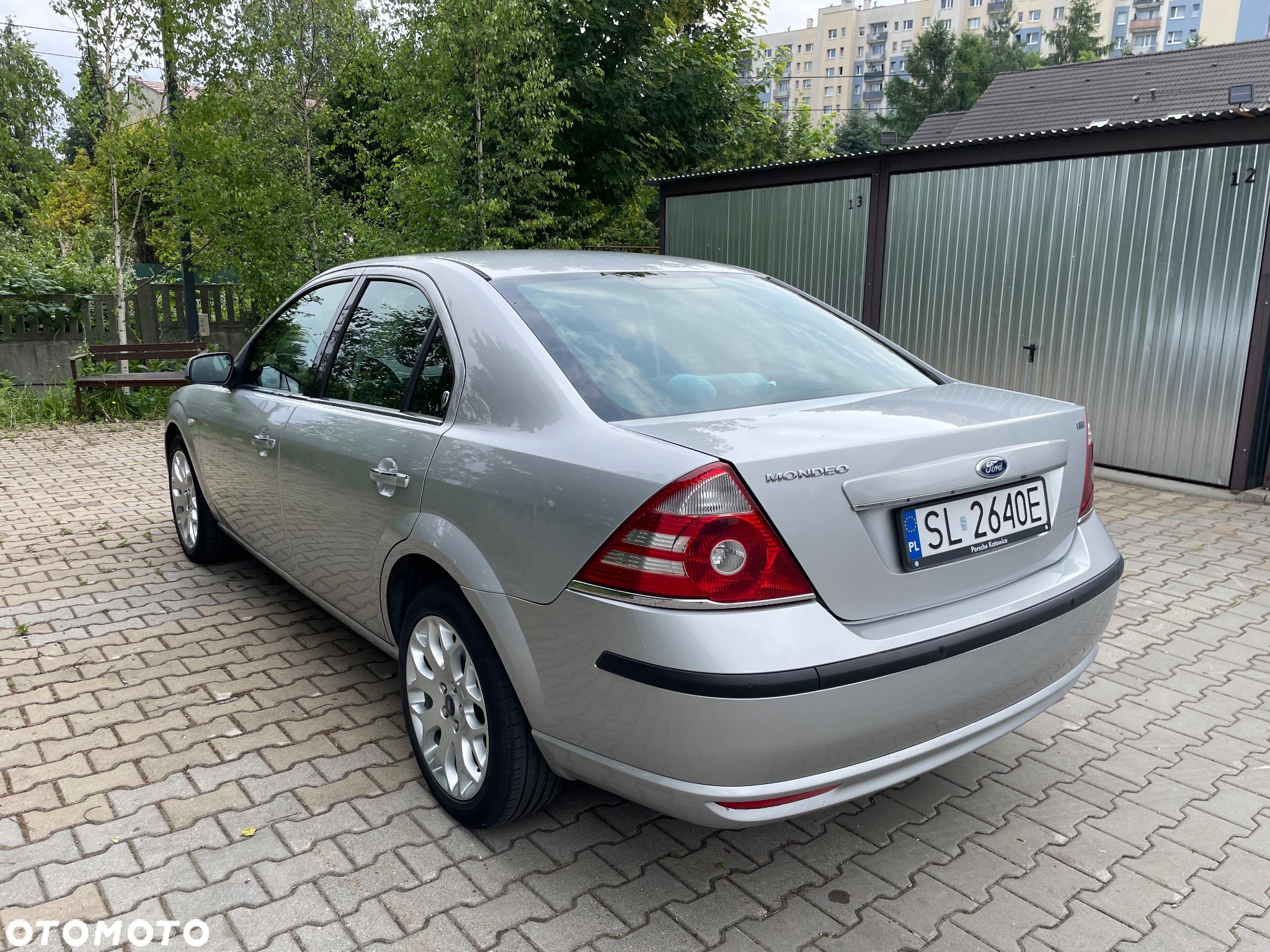 Ford Mondeo 1.8 Ghia - 14