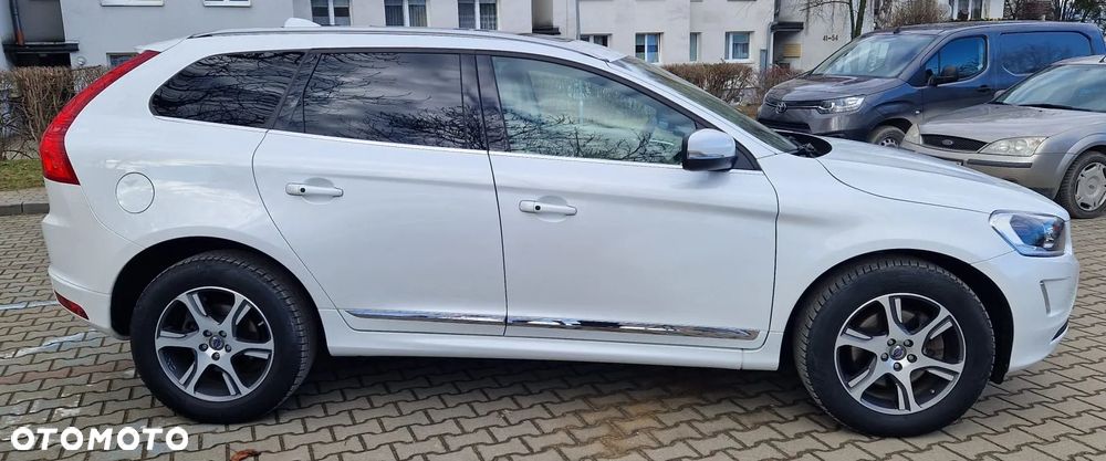 Volvo XC 60 T6 AWD Momentum - 2