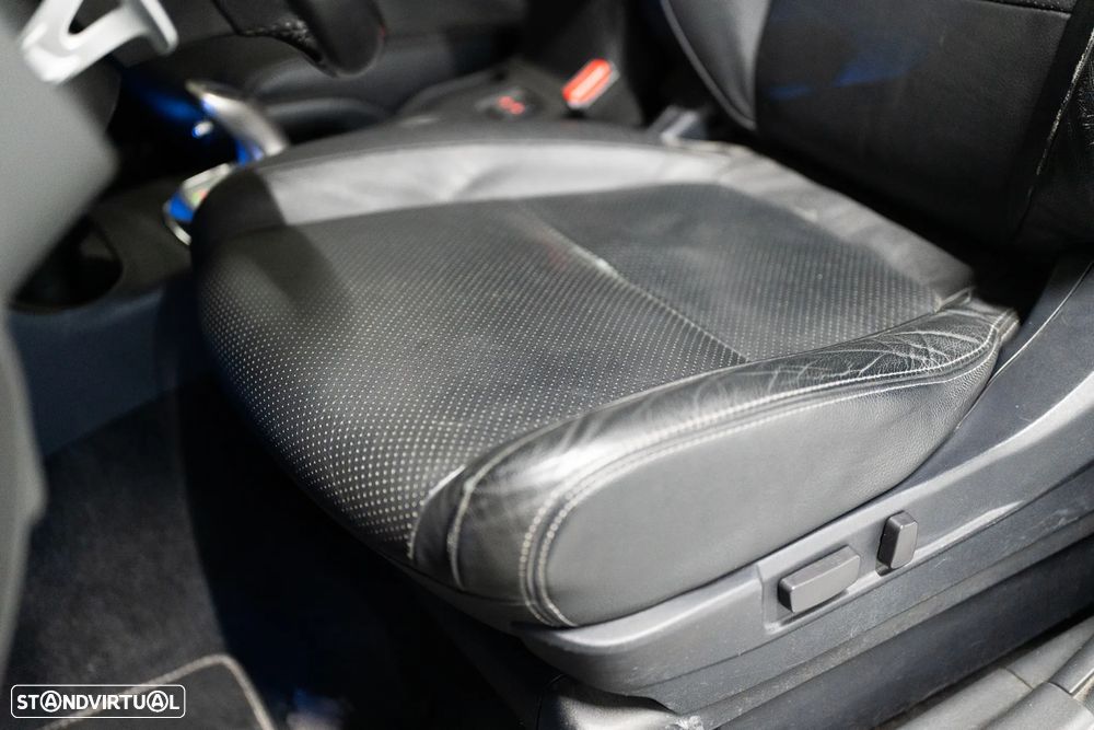 Mitsubishi Outlander 2.0 4WD - 24