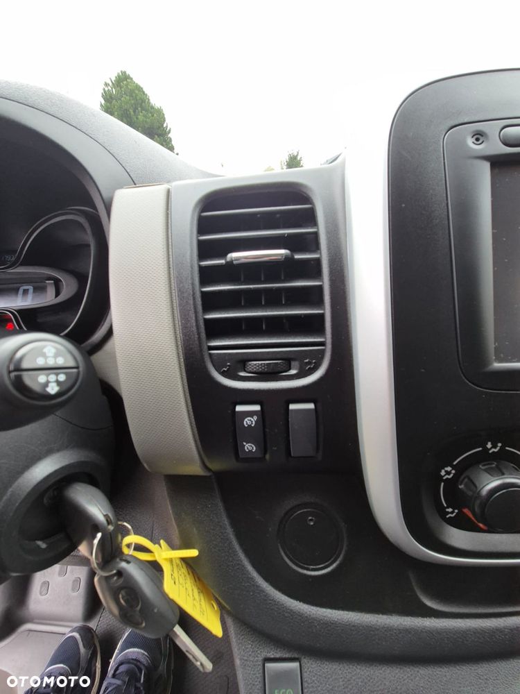 Renault Trafic Long 2016r 115Koni Nawi Kamera Klima Super stan 100% Bezwypadkowy - 23