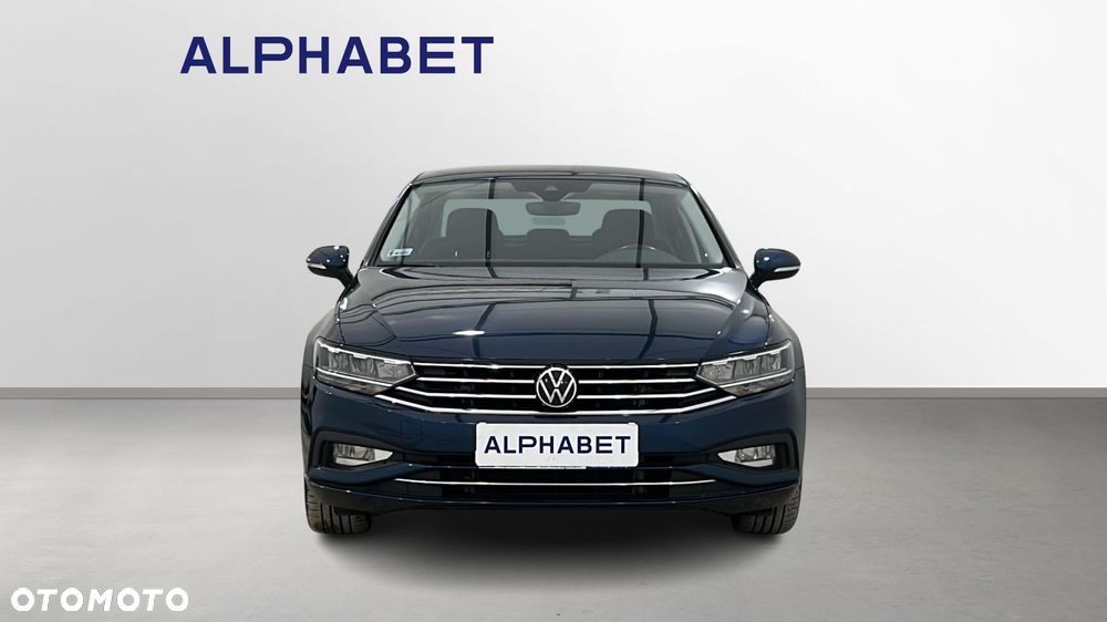 Volkswagen Passat - 8