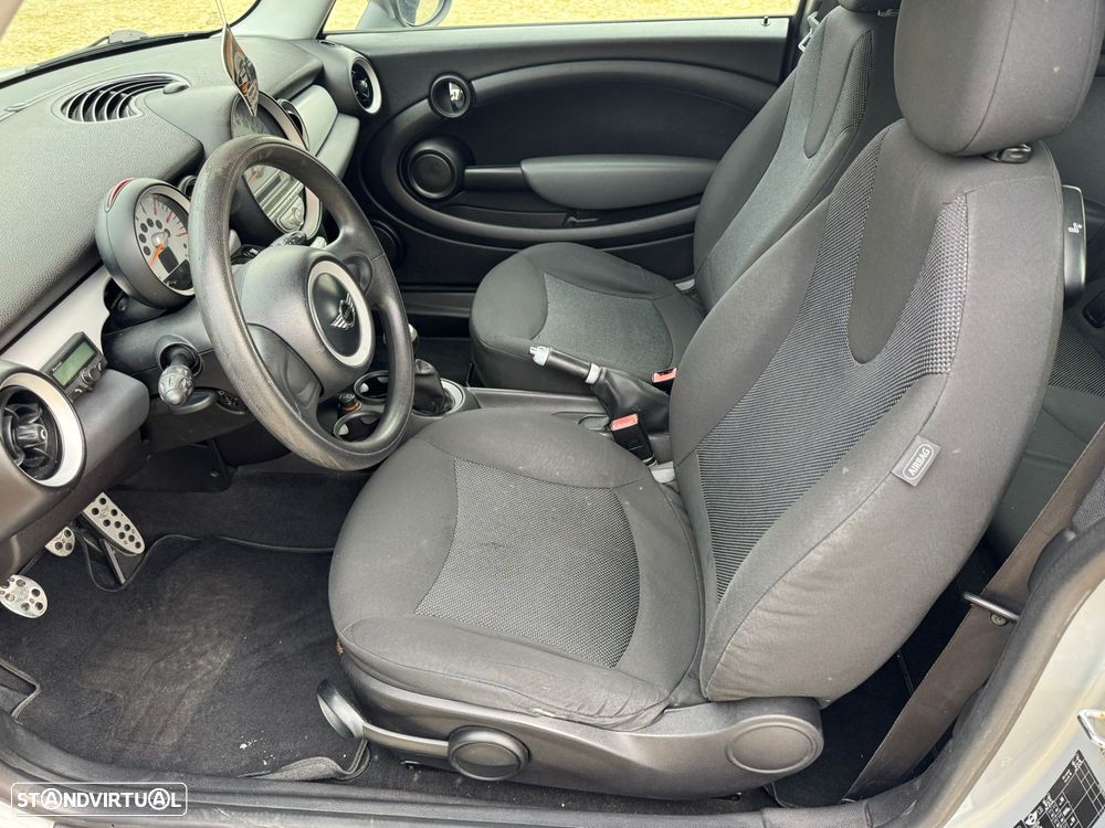 MINI Clubman Cooper D - 8