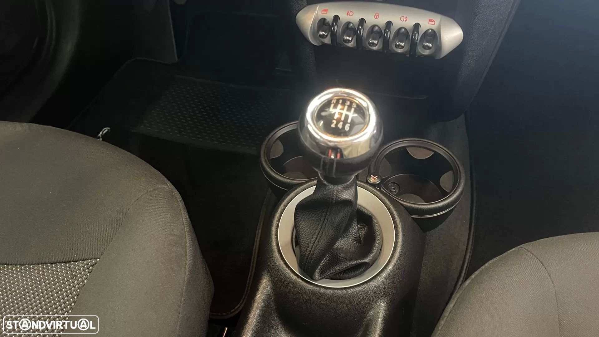 MINI 3 Portas One D - 28