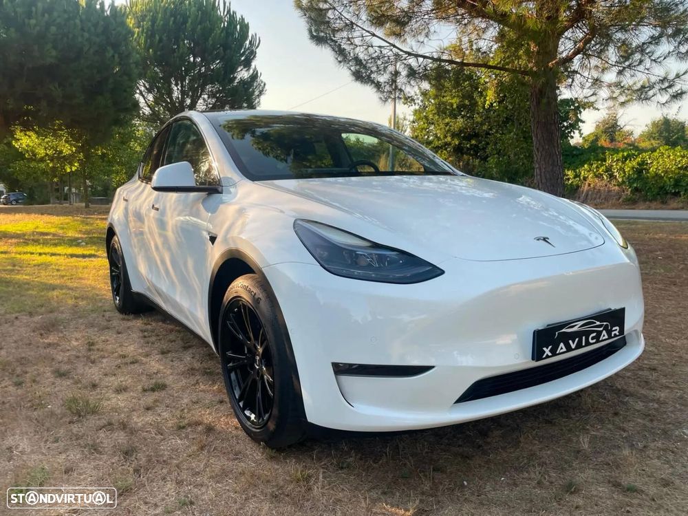 Tesla Model Y Long Range Dual Motor AWD — fotografia 29