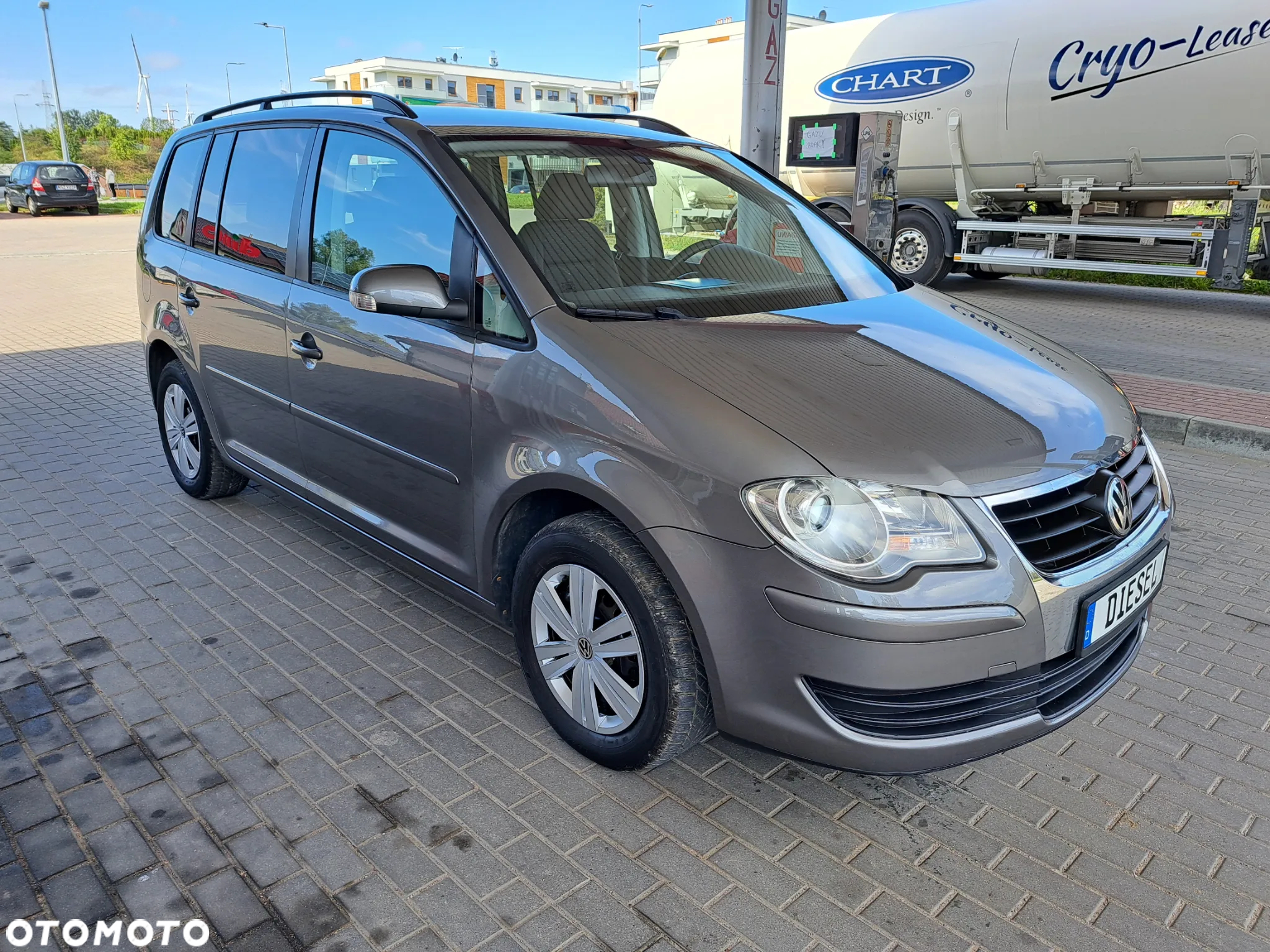 Volkswagen Touran - 4