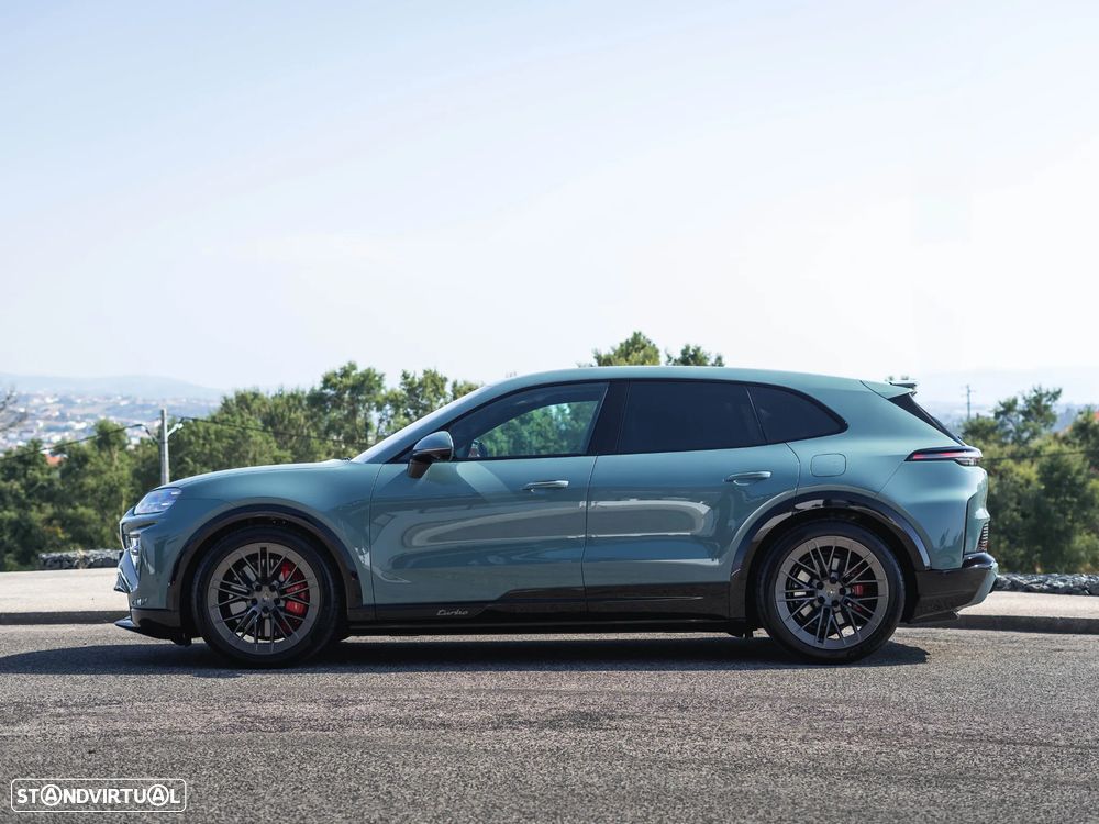 Porsche Cayenne Electric Turbo - 3