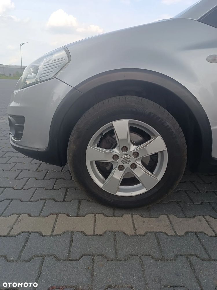 Suzuki SX4 - 8