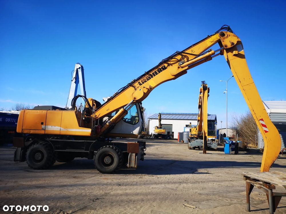 Liebherr A 924 c - 1