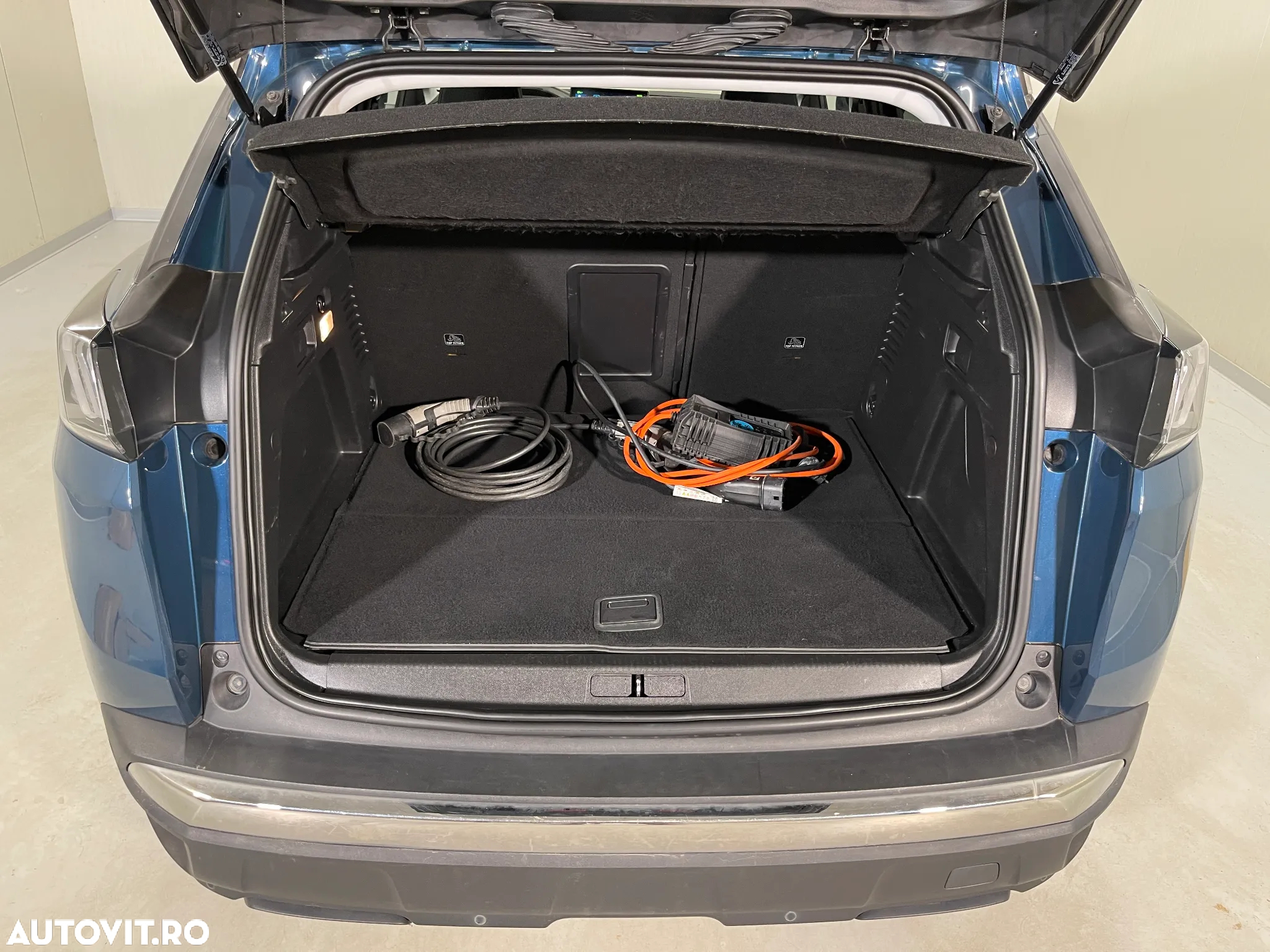 Peugeot 3008 PHEV 300 EAT8 4X4 Allure Pack - 12