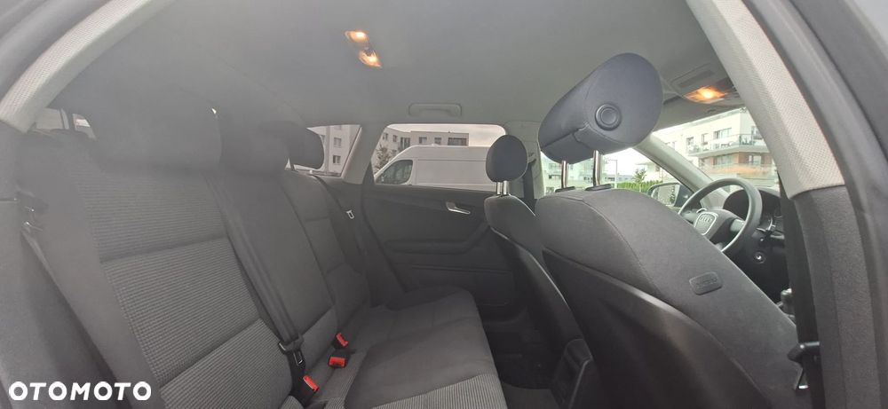 Audi A3 Sportback 1.6 Ambiente - 10
