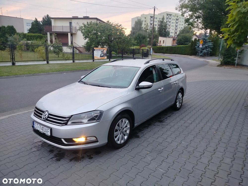 Volkswagen Passat - 1