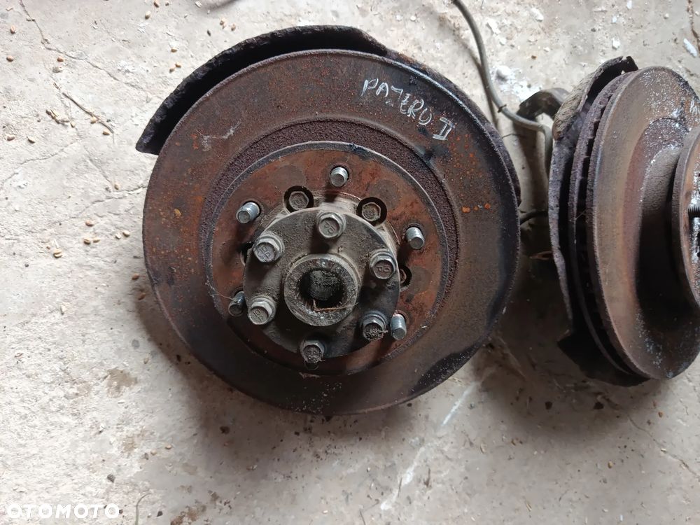 Zwrotnica zwrotnice przód prawa lewa Mitsubishi Pajero 2 2.5 - 2