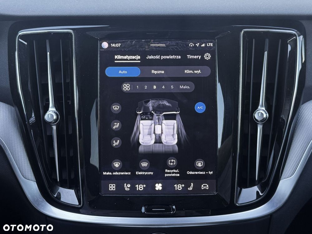 Volvo V60 Cross Country - 16