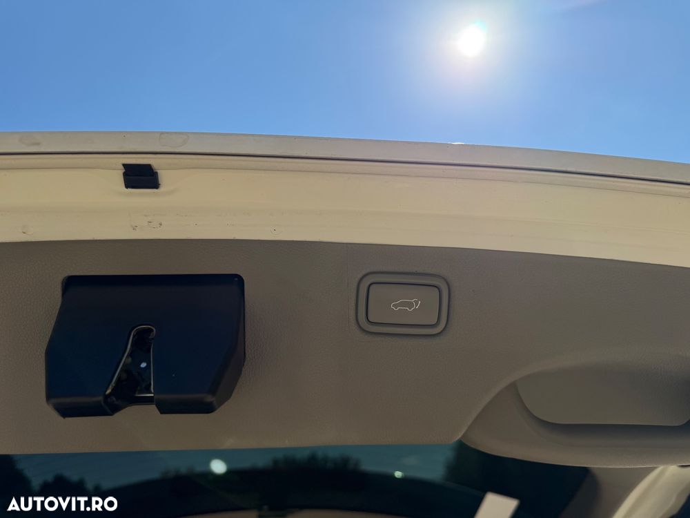 Kia Carnival - 21