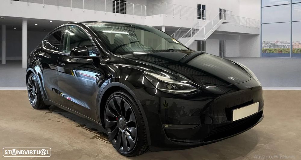 Tesla Model Y Performance Dual Motor AWD - 3