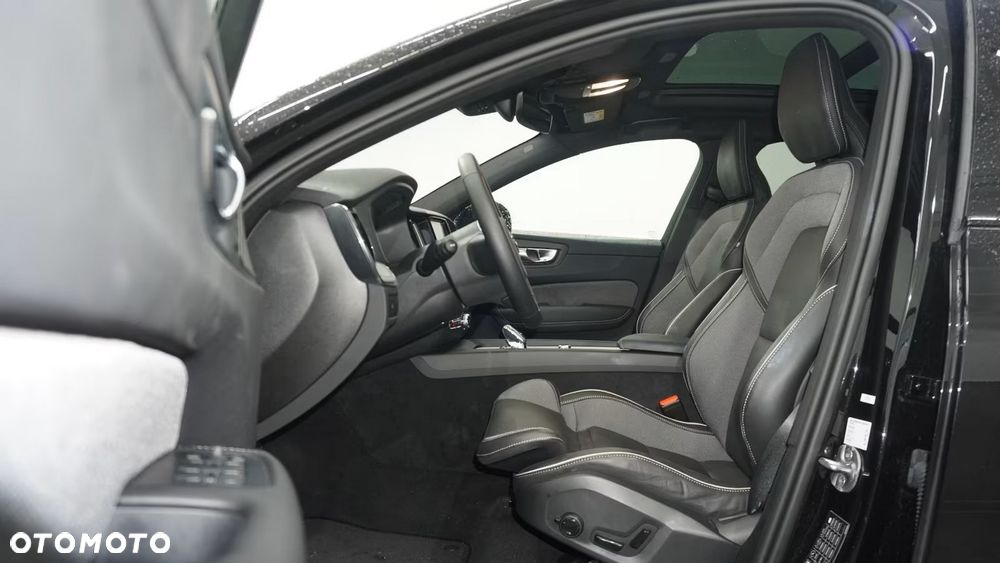 Volvo XC 60 B5 B AWD Ultra Black Edition - 13