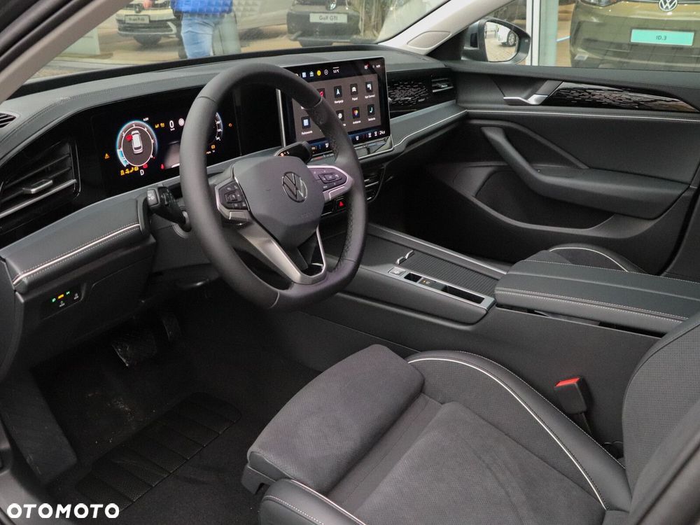 Volkswagen Passat - 10