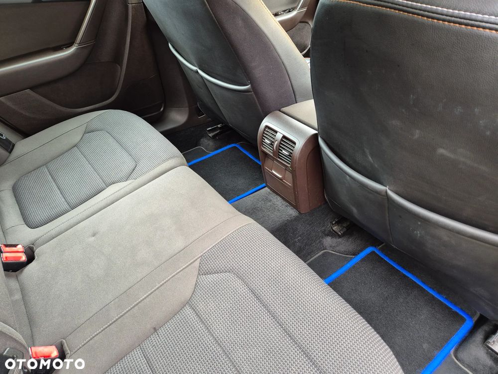 Volkswagen Passat 2.0 TDI Comfortline - 9