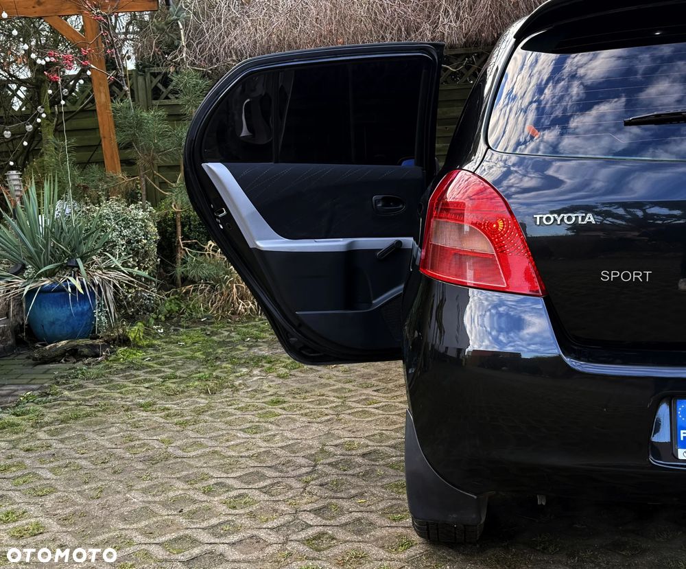 Toyota Yaris 1.3 Edition S - 37