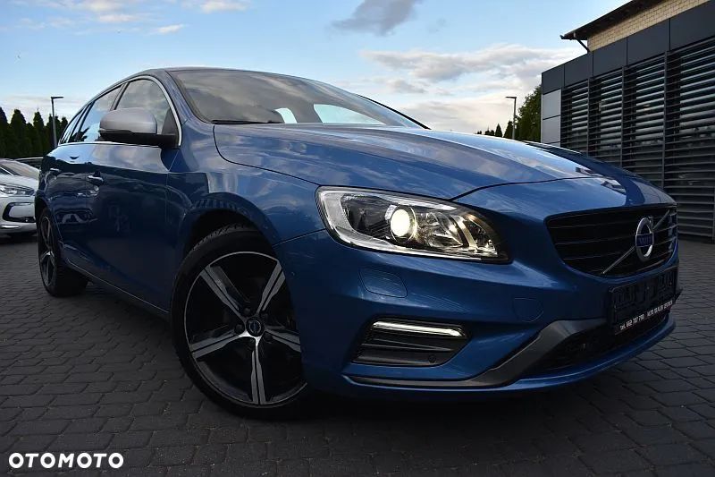 Volvo V60 D4 R-Design - 1