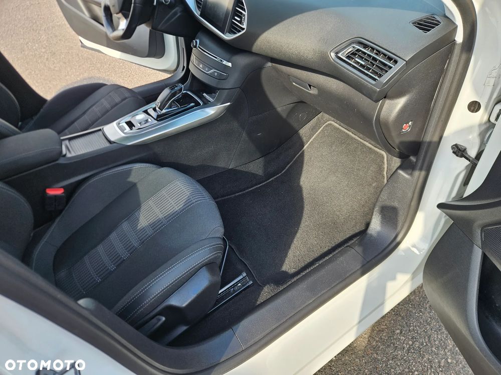Peugeot 308 1.5 BlueHDi Allure Pack S&S EAT8 - 11