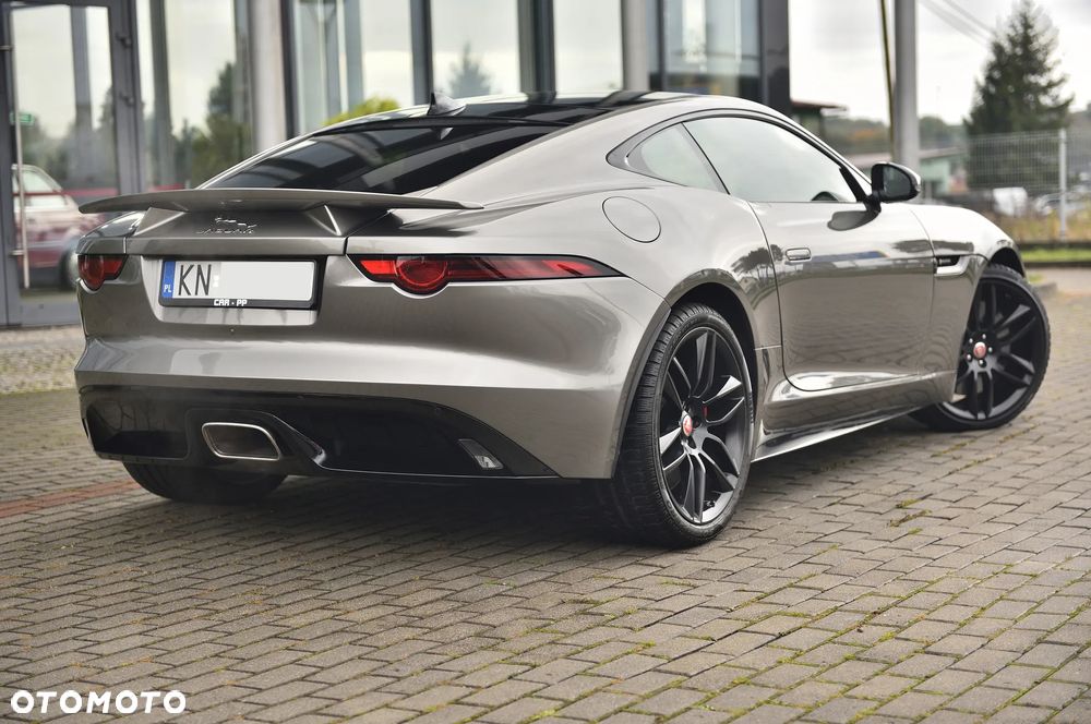 Jaguar F-Type Coupe P300 R-Dynamic - 17