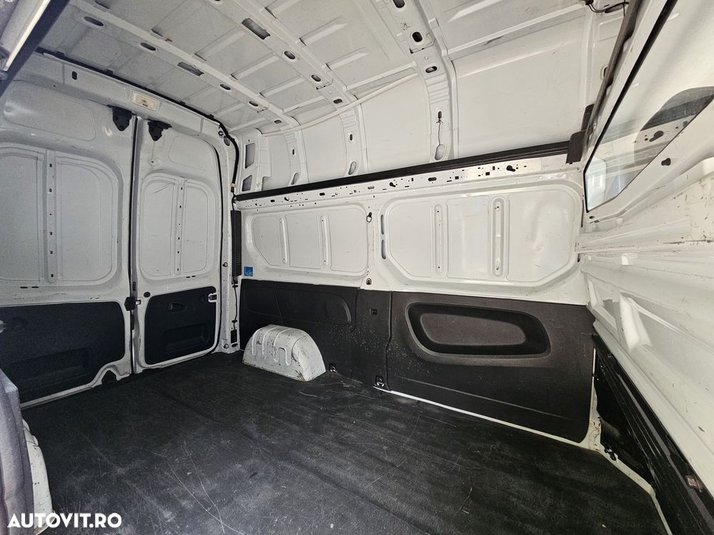 Renault TRAFIC - 15