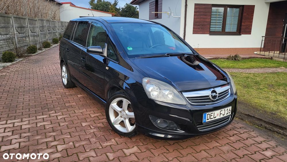 Opel Zafira - 1